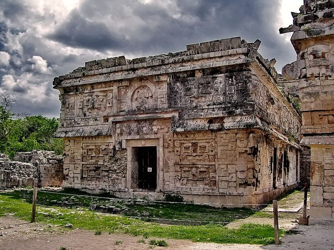 Các chuyên gia tiến hành mô phỏng máy tính về vùng đất mới được sử dụng trồng cây nông nghiệp sau khi người dân chặt phá rừng đã ảnh hưởng đến khi hậu như thế nào.