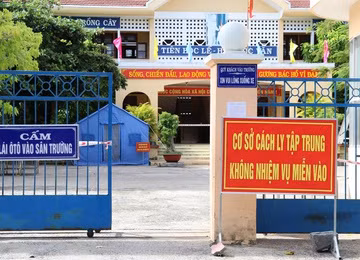 Dinh chi cong tac chu tich xa lo la chong dich