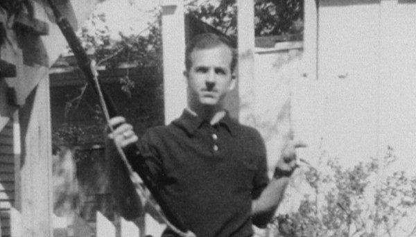 Thế nhưng, CIA không thể điều tra được động cơ của Lee Harvey Oswald khi tới Mexico City để làm gì. Liệu có phải gã đến đây để lên kế hoạch ám sát Tổng thống Kennedy cùng với người nào hay không là câu hỏi khiến nhiều người tò mò.