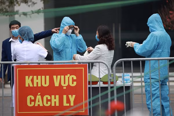 Toi 18/8: Ca nuoc 8.800 ca nhiem moi, Ha Noi co 46 truong hop