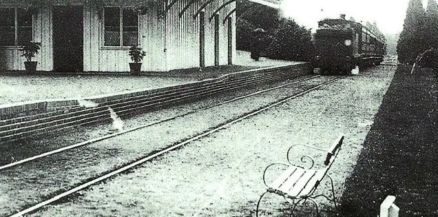 Nghĩa trang Brookwood trở thành lựa chọn hàng đầu của nhiều người dân thuộc tầng lớp lao động ở London bởi chi phí thấp hơn so với những nghĩa trang trong thủ đô.