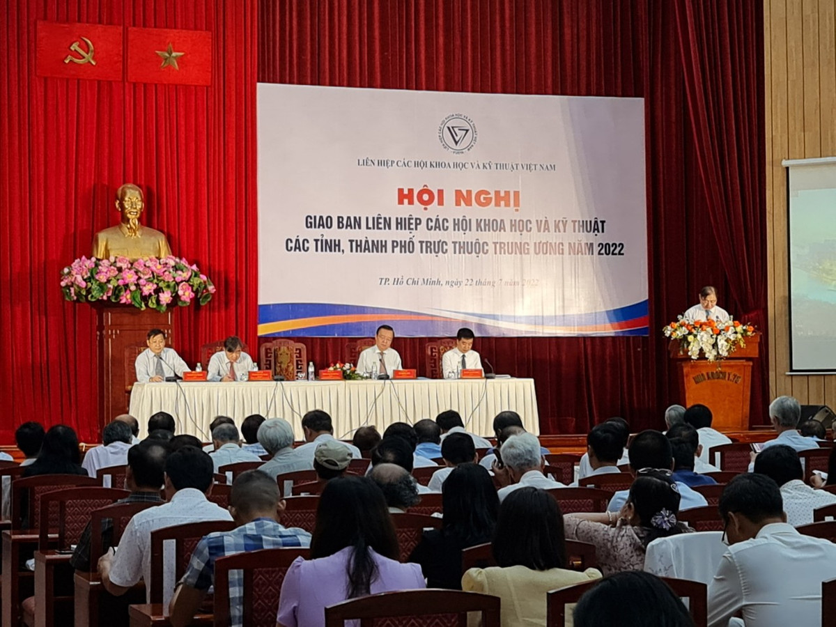 VUSTA: Doi moi va day manh cong tac thi dua khen thuong