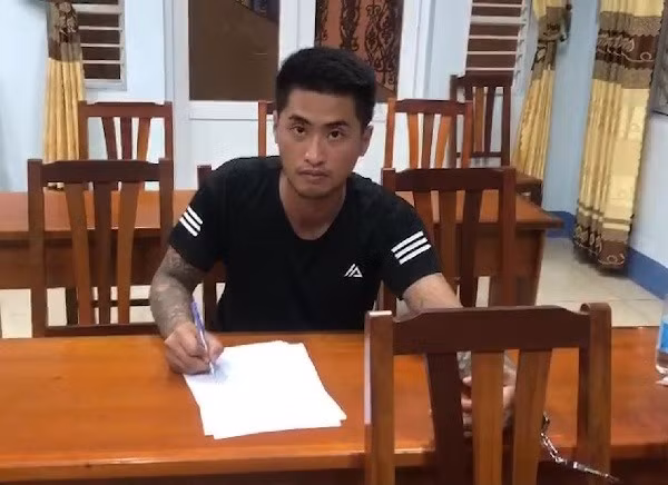 Bat doi tuong tron truy na gan mac thuyen vien