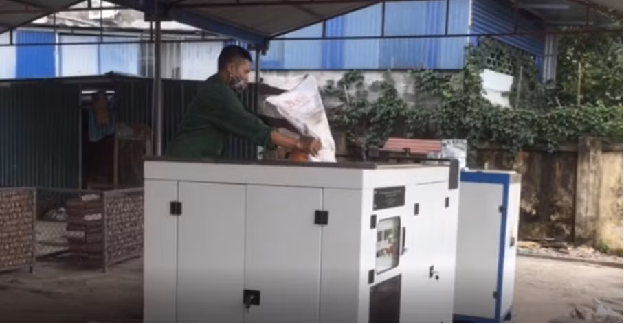 Sang che may u thuc an chan nuoi thay the cam cong nghiep