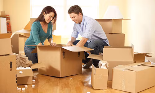 Người Trung Quốc cũng kiêng chuyển nhà vào buổi chiều. Thời điểm tốt nhất để chuyển nhà là buổi sáng hoặc giữa trưa. Ảnh: Steers Afrovan.