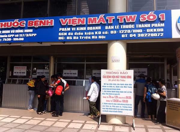 Bệnh viện Mắt Trung ương bị thiếu vật tư để phẫu thuật và phải hoãn các ca mổ.