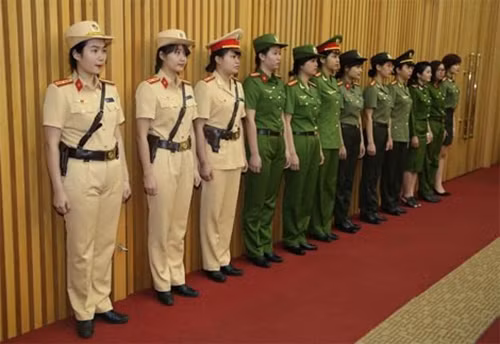 Lễ phục mới của Công an Nhân dân.