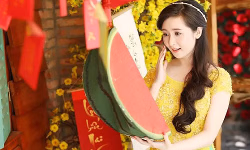 Hot girl 9X xinh dep kiem tien khung 300 trieu/thang