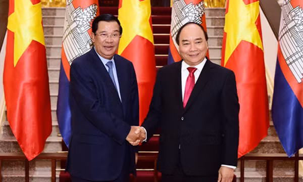 Sáng 20/12/2016, tại Phủ Chủ tịch, Thủ tướng Nguyễn Xuân Phúc đã chủ trì Lễ đón trọng thể Thủ tướng Campuchia Hun Sen thăm chính thức Việt Nam trong hai ngày. Ảnh: Vnexpress.