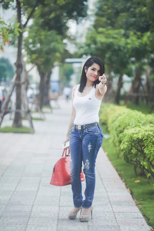 Thời gian này, Kiều Thanh đang tạm nghỉ để tìm khoảng lặng cho bản thân sau khi tập trung quay 2 phim là Khi đàn chim trở về và Câu hỏi số 5.