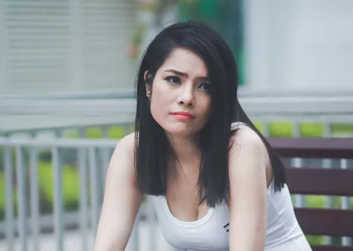 Sắc sảo trên phim là thế, nhưng ở ngoài đời, Kiều Thanh lại tự nhận mình là một người phụ nữ của gia đình, muốn mọi giông bão "dừng lại sau cánh cửa".