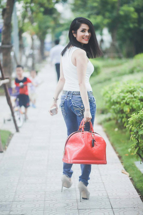 Vẫn sinh sống cùng bố mẹ đẻ và con trai, Kiều Thanh tự nhận mình là một người phụ nữ may mắn trong cả đường đời lẫn sự nghiệp. Cô chưa từng gặp những sóng gió nào lớn, dù thế nào vẫn luôn có những người thân yêu ở bên cạnh bao bọc, ủng hộ và che chở.