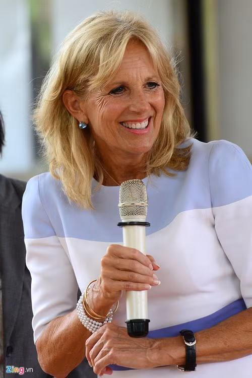 Mot ngay cua de nhi phu nhan My tai Ha Noi-Hinh-13