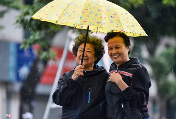 Hà Nội đang đón những đợt không khí lạnh đầu tiên trong mùa đông 2016. Ảnh minh họa: Zing News.