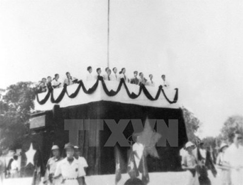 Xuc dong hinh anh Quang truong Ba Dinh 70 nam truoc-Hinh-8