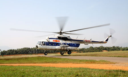 May bay quan su VN gap su co, ha canh khan cap tai Thai Binh