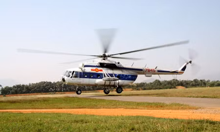 May bay quan su VN gap su co, ha canh khan cap tai Thai Binh