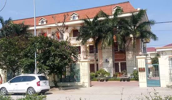 Phó Chi cục Thuế Quế Võ bị tố “quấy” DN: Có dung túng cho làm sai? Pho Chi cuc Thue Que Vo bi to “quay” DN: Co dung tung cho lam sai?