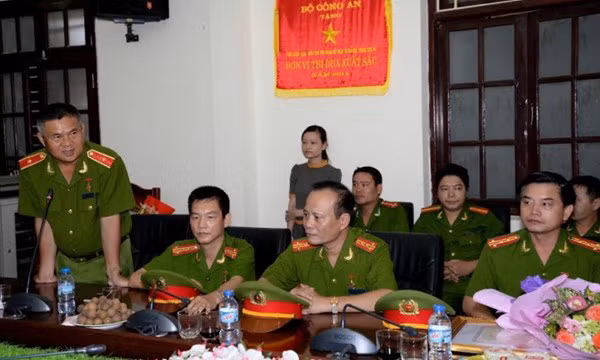 Bo Cong an quyet triet duong day ban “logo xe vua“