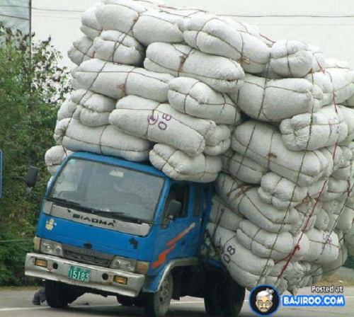 Thật khó tin khi chiếc xe này vẫn chạy băng băng trên đường.