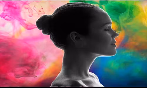 Người bị bệnh mù màu không phân biệt được màu sắc.