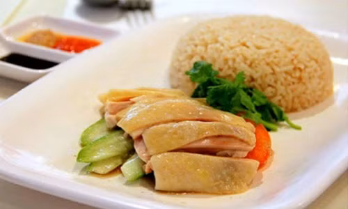 Món cơm gà Hải Nam ngon đúng điệu.