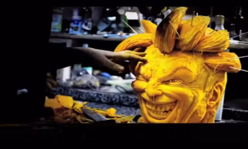 Một trong những quả bí ngô được điêu khắc kỳ dị nhất.