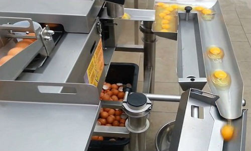 Chiếc máy đập trứng siêu hiện đại.