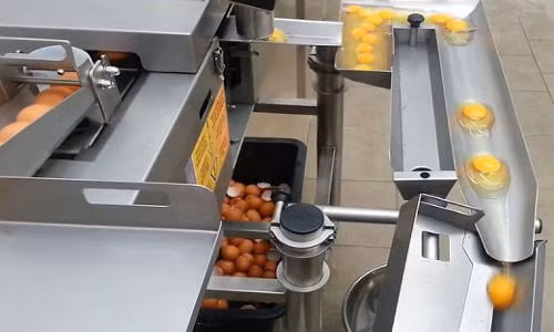 Chiếc máy đập trứng siêu hiện đại.