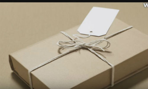 Mùng 8/3 là dịp đấng mày râu tặng quà cho phụ nữ.