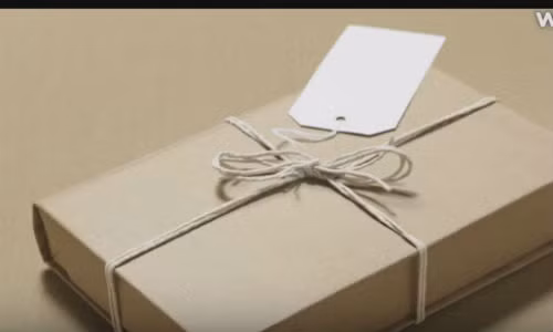 Mùng 8/3 là dịp đấng mày râu tặng quà cho phụ nữ.