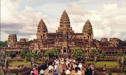 Ngôi đền Angkor cổ kính.