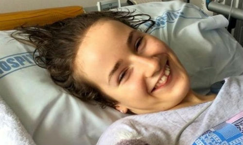 Hình ảnh cô bé Grace Yeats.