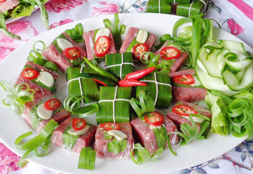 Nem chua bò nhâm nhi với bia thì còn gì bằng. Ảnh minh họa: Internet.