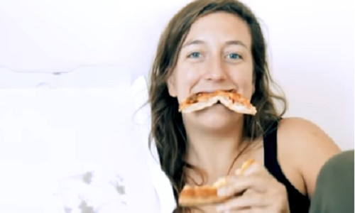 Người độc thân có thể ăn bất cứ thứ gì mà không ai phàn nàn.