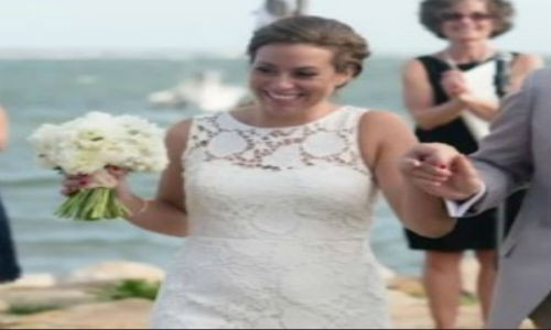 Hình ảnh cô dâu xinh đẹp bị nguy kịch ngay tại lễ cưới.