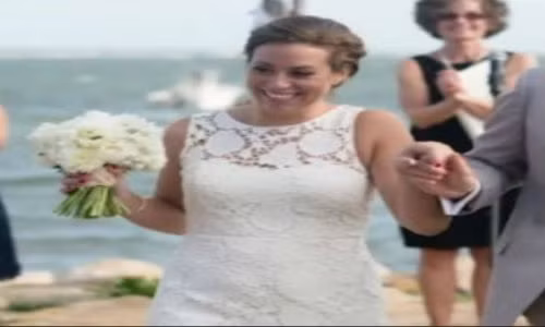 Hình ảnh cô dâu xinh đẹp bị nguy kịch ngay tại lễ cưới.