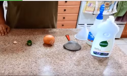 Thuốc trừ sâu được chế từ những nguyên liệu tự nhiên.