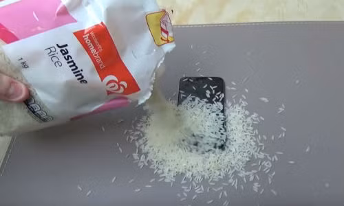 Xử lý khi Iphone dính nước.