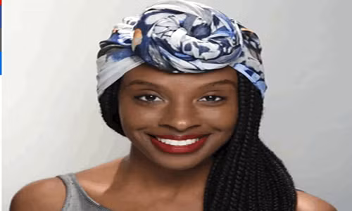 Điệu đà với chiếc khăn choàng.