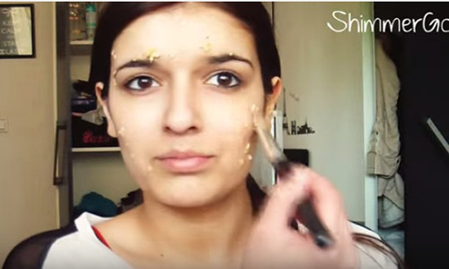 Bạn sẽ cảm thấy sự khác biệt khi thoa hỗn hợp này lên mặt.