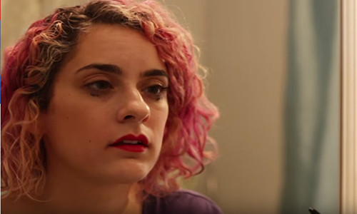 Mascara bị lem ra mắt.