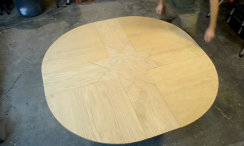 Chiếc bàn thú vị nhất quả đất.