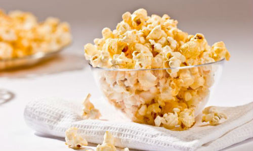 Ăn bỏng ngô trước khi ngủ giúp ngủ ngon hơn.