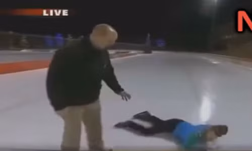 Những pha ngã hài hước.