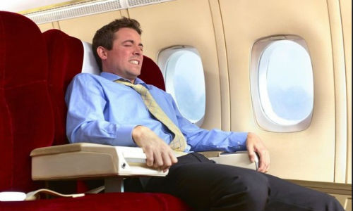 Nhiều người sợ hãi khi đi máy bay.