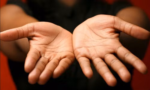 Bàn tay có thể tiết lộ về tình yêu và hôn nhân.