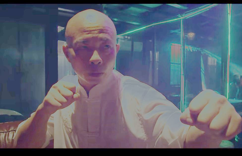 Tháng 9/2019, Tiến “Trắng” cùng đồng phạm bị TAND huyện Đông Hưng đưa ra xét xử. Tiến “Trắng” bị tòa tuyên phạm 18 tháng tù giam, 13 bị cáo còn lại nhận từ 12 tháng tù treo đến 21 tháng tù giam. Tuy nhiên, do có kháng cáo của một số bị cáo nên đến nay, Tiến “Trắng” chưa phải thi hành án. (Tiến "Trắng" là con nuôi, cánh tay đắc lực của Đường Nhuệ)