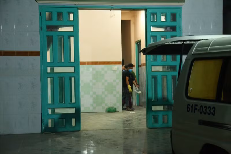 Vu 2 thi the bi vui trong be tong o Binh Duong: Truy to 4 phu nu giet nguoi-Hinh-3