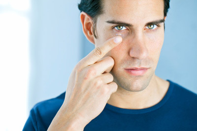 Ưu điểm của người này là thông minh, lanh lợi, tác phong làm việc nhanh gọn. Nhưng lại nhiều tham vọng nên có thể bất chấp thủ đoạn để đạt được mục đích. Cuộc sống hôn nhân với anh chàng này cũng khá nhiều sóng gió vì anh ta dễ thay đổi tình cảm, lại nói dối như xiếc.